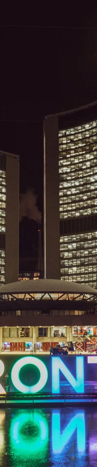 Geniesse das internationale Treiben in Toronto